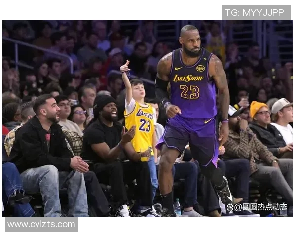 湖人队与开拓者队季后赛第二场激战回顾与精彩瞬间分析 湖人队与开拓者队季后赛第二场激战回顾与精彩瞬间分析