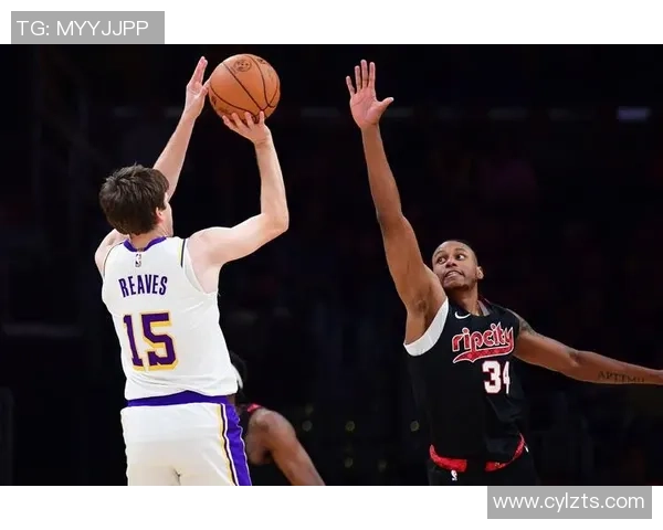 11月24日湖人与开拓者精彩对决录像回放全场分析与精彩瞬间回顾 11月24日湖人与开拓者精彩对决录像回放全场分析与精彩瞬间回顾